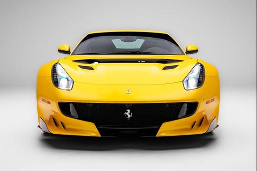 Giallo Triplo Strato 2017 Ferrari F12tdf Coupe