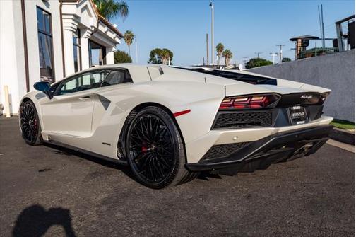 2018 Lamborghini Aventador S LP 740-4 S