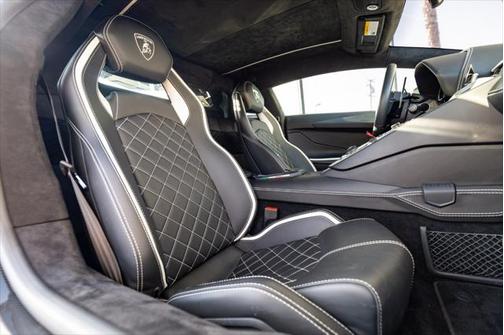 2018 Lamborghini Aventador S LP 740-4 S