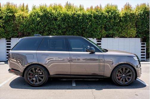 2024 Land Rover Range Rover P550e Autobiography