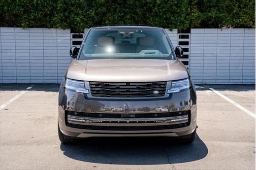 2024 Land Rover Range Rover P550e Autobiography
