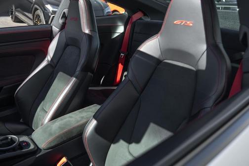 2024 Porsche 911 Carrera 4 GTS