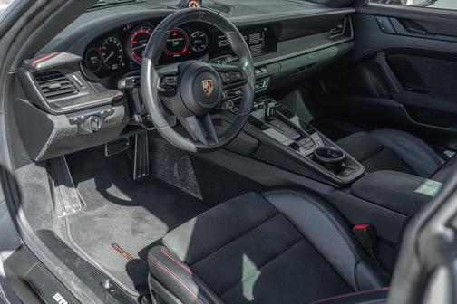 2024 Porsche 911 Carrera 4 GTS