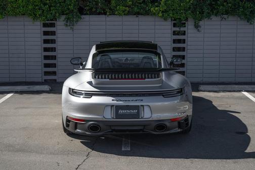 2024 Porsche 911 Carrera 4 GTS