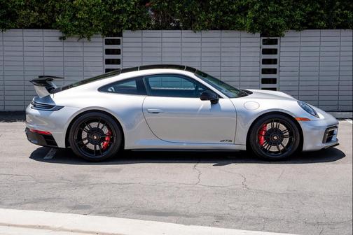 2024 Porsche 911 Carrera 4 GTS