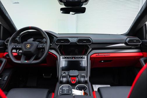 2024 Lamborghini Urus S