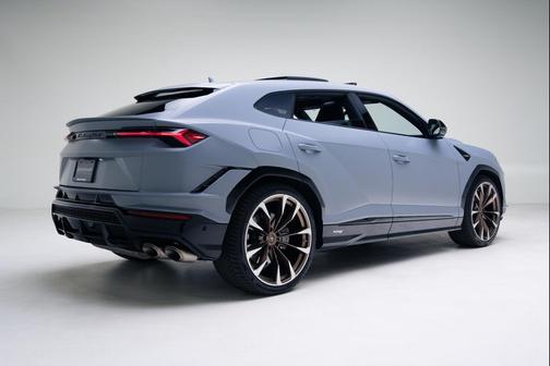 2024 Lamborghini Urus S