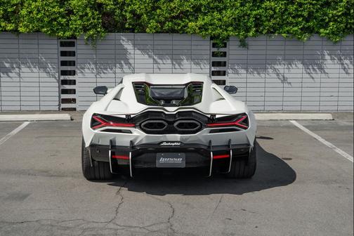 2024 Lamborghini Revuelto Coupe
