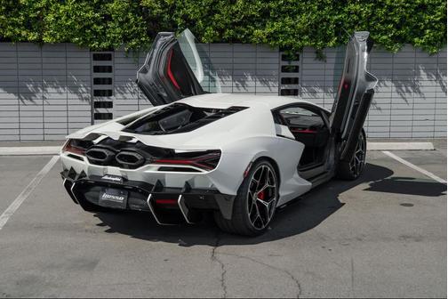 2024 Lamborghini Revuelto Coupe