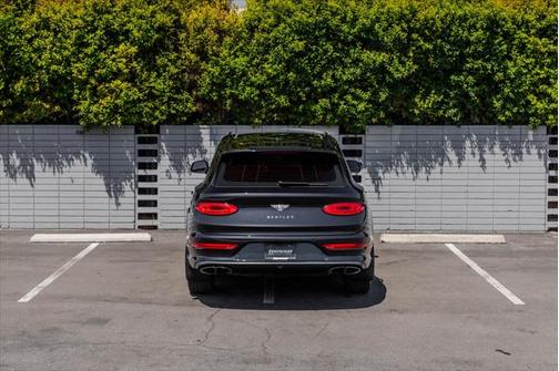 2022 Bentley Bentayga V8