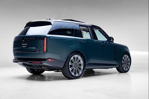 Belgravia Green Metallic 2024 Land Rover Range Rover P400 SE