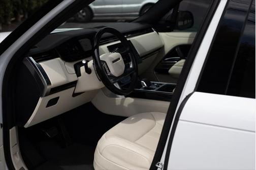 2023 Land Rover Range Rover P530 SE