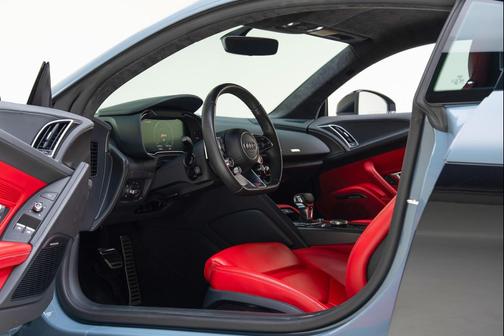 Kemora Gray Metallic 2022 Audi R8 5.2 V10 performance