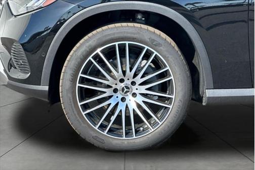 2025 Mercedes-Benz GLC 300 Base