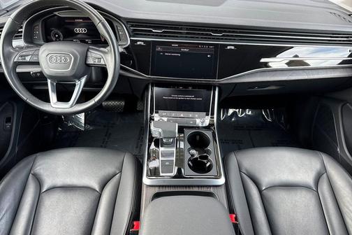 Samurai Gray Metallic 2023 Audi Q7 45 Premium Plus