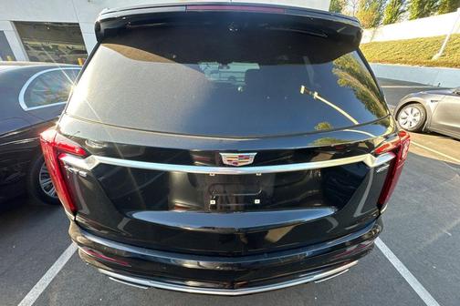 2022 Cadillac XT6 Premium Luxury FWD