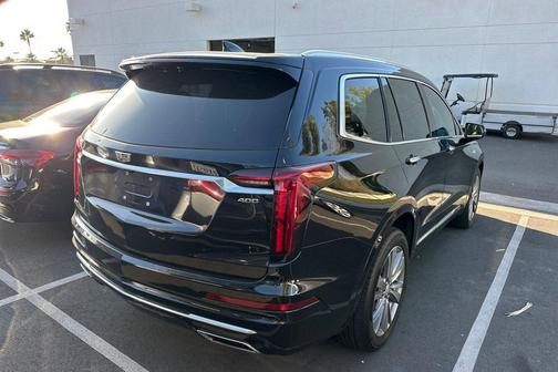 2022 Cadillac XT6 Premium Luxury FWD