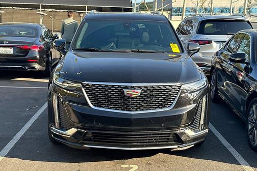 2022 Cadillac XT6 Premium Luxury FWD