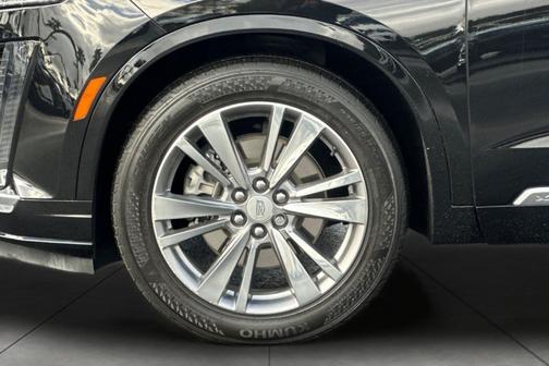 2022 Cadillac XT6 Premium Luxury FWD