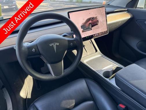 2022 Tesla Model Y Long Range Dual Motor All-Wheel Drive