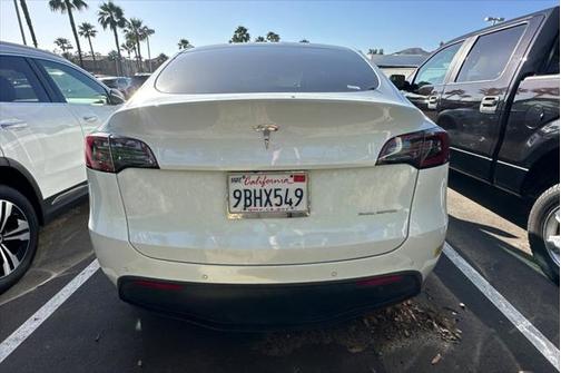 2022 Tesla Model Y Long Range Dual Motor All-Wheel Drive