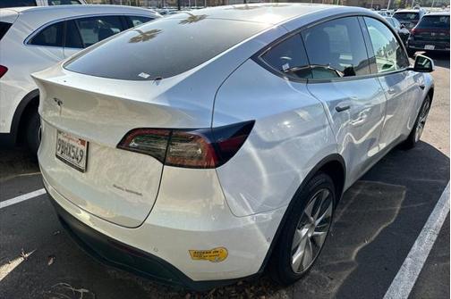 2022 Tesla Model Y Long Range Dual Motor All-Wheel Drive