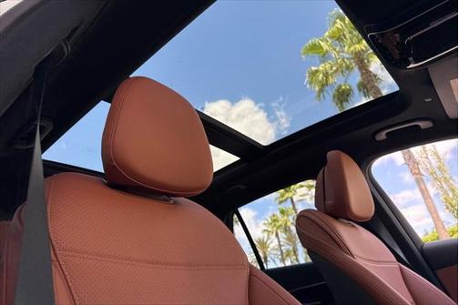 2025 Mercedes-Benz GLC 350e Base