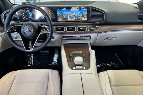 2025 Mercedes-Benz GLS 450 4MATIC