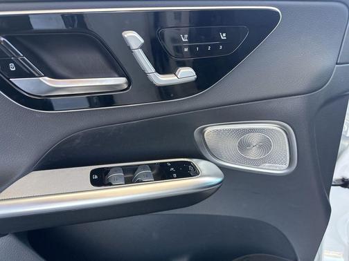 Polar White 2023 Mercedes-Benz GLC 300 4MATIC