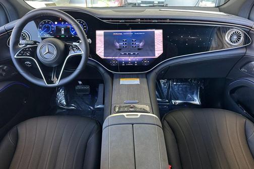 Black 2026 Mercedes-Benz EQS 400 400