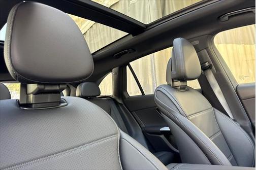 2025 Mercedes-Benz GLC 350e Base
