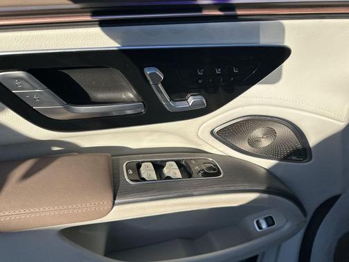 MANUFAKTUR Diamond White 2022 Mercedes-Benz EQS 450+ 4MATIC