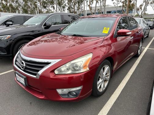 Cayenne Red Pearl 2015 Nissan Altima 2.5 SV