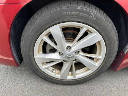 Cayenne Red Pearl 2015 Nissan Altima 2.5 SV