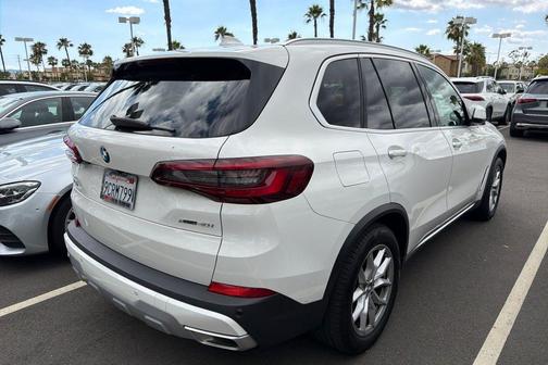 Alpine White 2023 BMW X5 xDrive40i