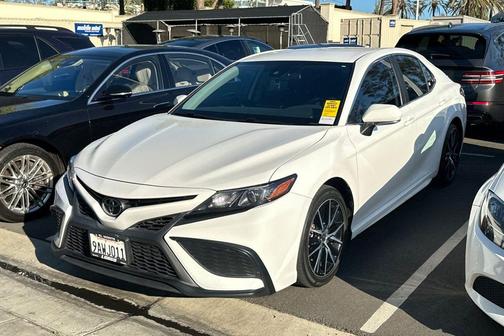 2022 Toyota Camry SE