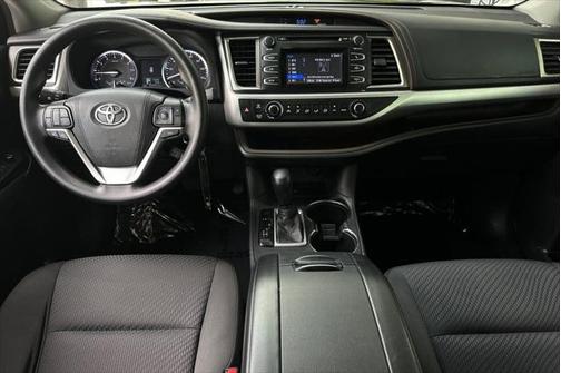 2016 Toyota Highlander LE