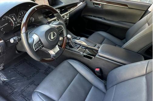 2016 Lexus ES 350 Base