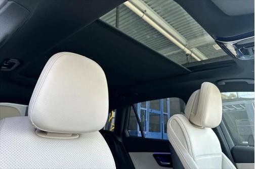2025 Mercedes-Benz GLC 350e Base