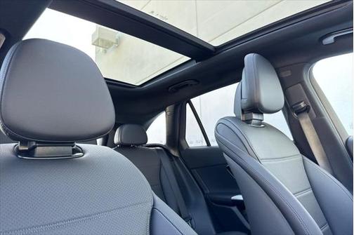 2025 Mercedes-Benz GLC 350e Base