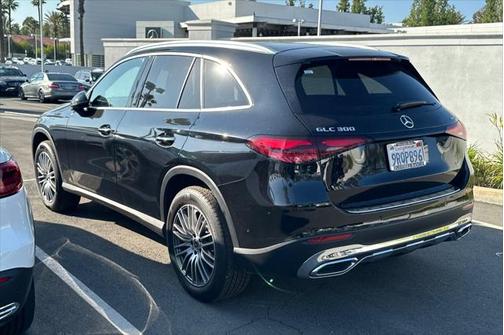 2025 Mercedes-Benz GLC 300 4MATIC