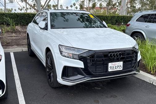 Glacier White Metallic 2023 Audi Q8 55 Premium Plus