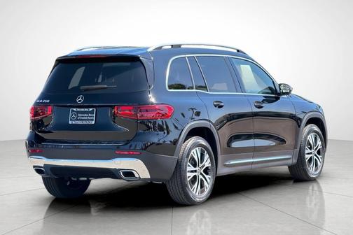 Night Black 2026 Mercedes-Benz GLB 250 Base