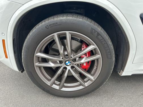 Alpine White 2021 BMW X3 M40i