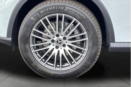 2025 Mercedes-Benz GLC 300 Base