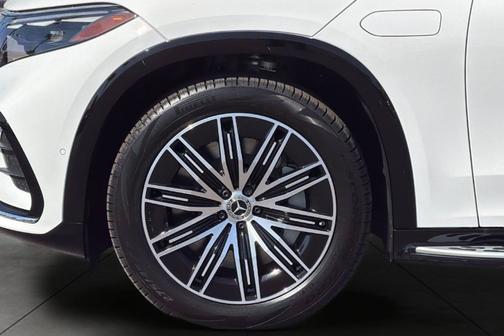 Polar White 2026 Mercedes-Benz EQS 400 400