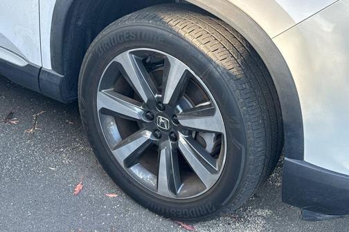 Platinum White Pearl 2023 Honda Pilot AWD Elite