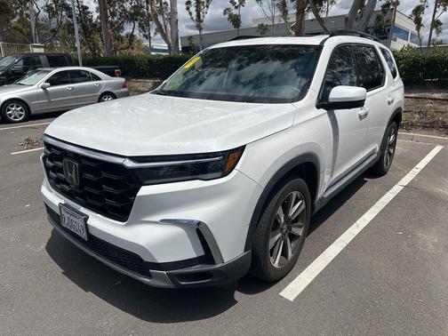 2023 Honda Pilot AWD Elite