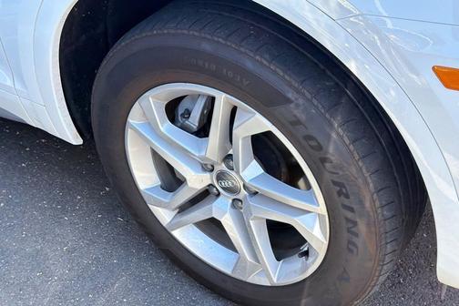 Ibis White 2019 Audi Q5 2.0T Premium