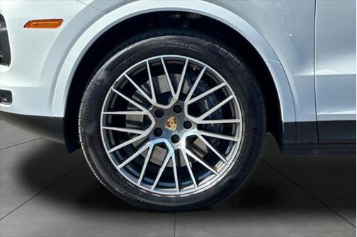 2021 Porsche Cayenne Base